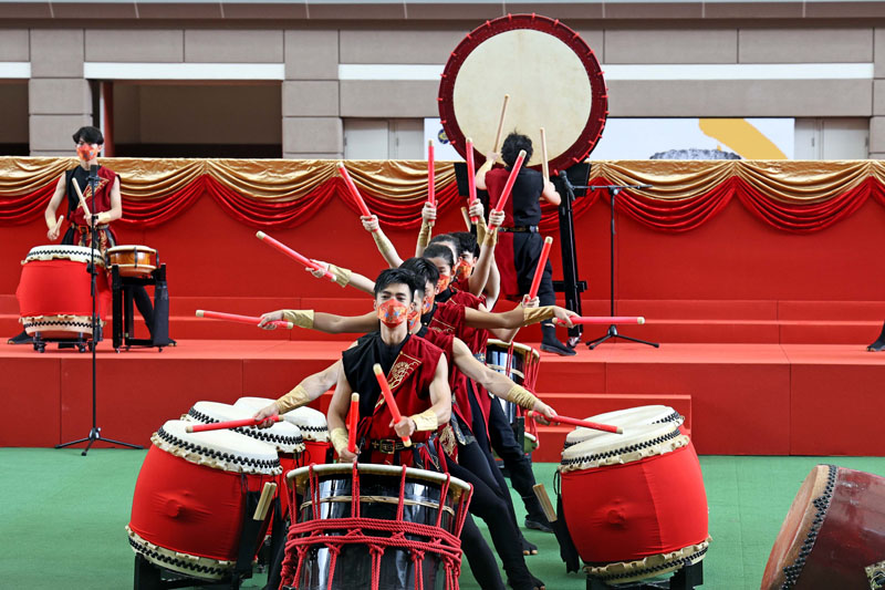 Local troupe Gekko Taiko Centre presents a mass drum performance.
