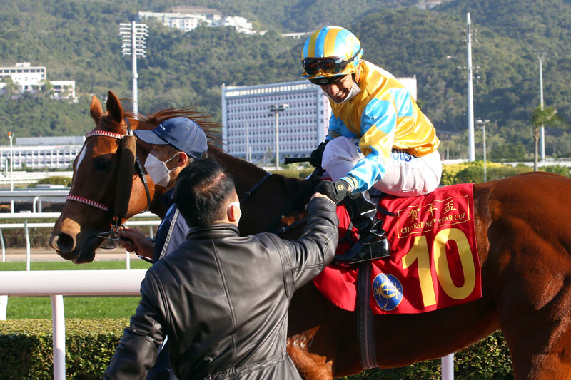 Mr Ascendency wins the Class 1 Chinese New Year Cup Handicap (1400m) for trainer Ricky Yiu and jockey Silvestre de Sousa at Sha Tin Racecourse.