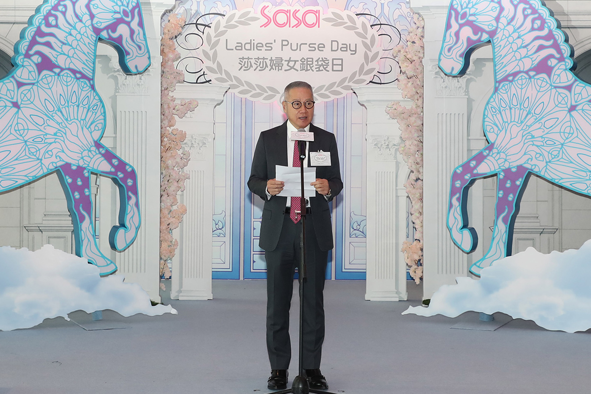 莎莎國際控股有限公司主席及行政總裁郭少明博士SBS太平紳士於第十三屆莎莎婦女銀袋日記者招待會上致歡迎辭。