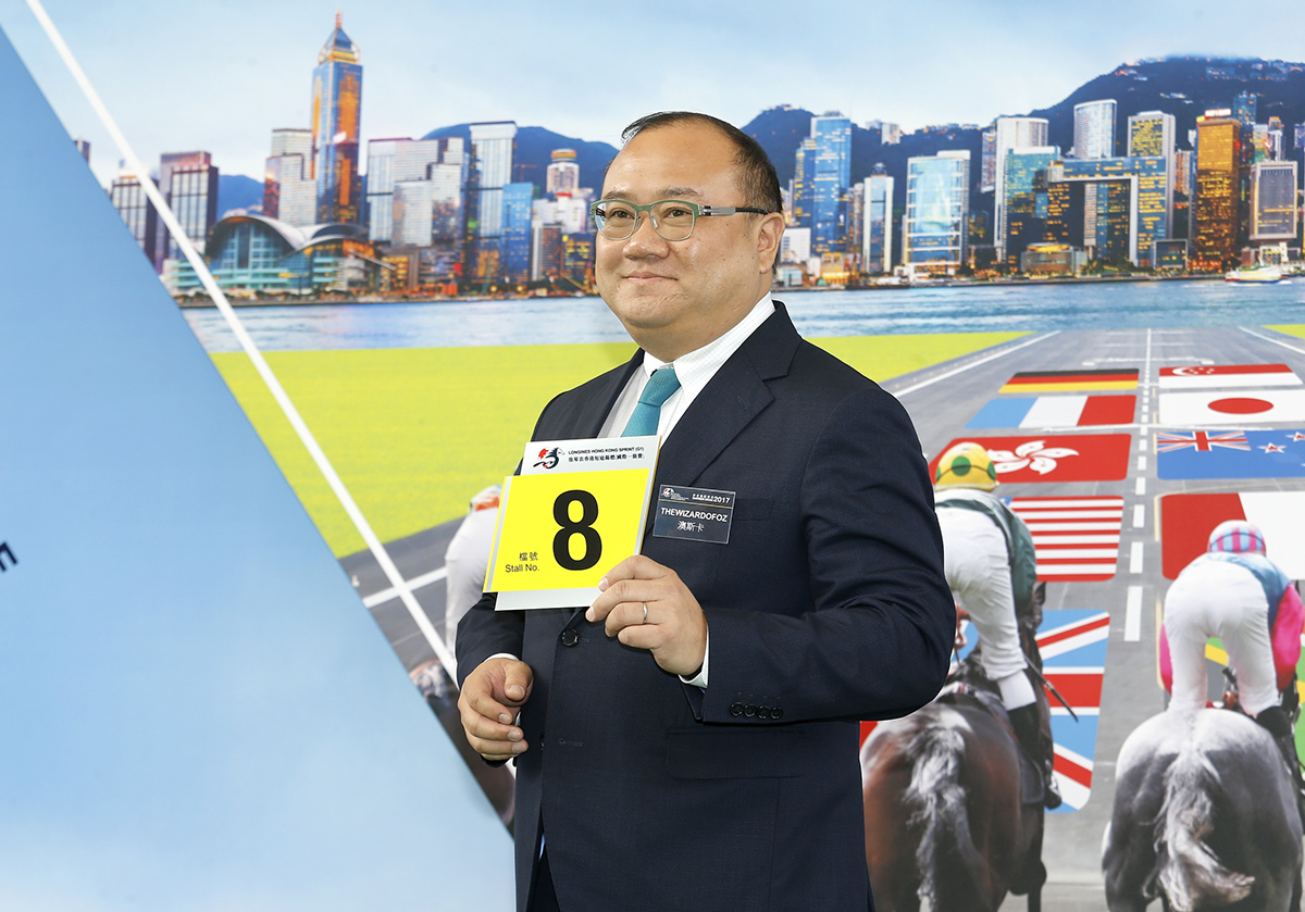 浪琴表香港短途錦標 –「澳斯卡」的馬主蕭劍新為該駒抽得第8檔。