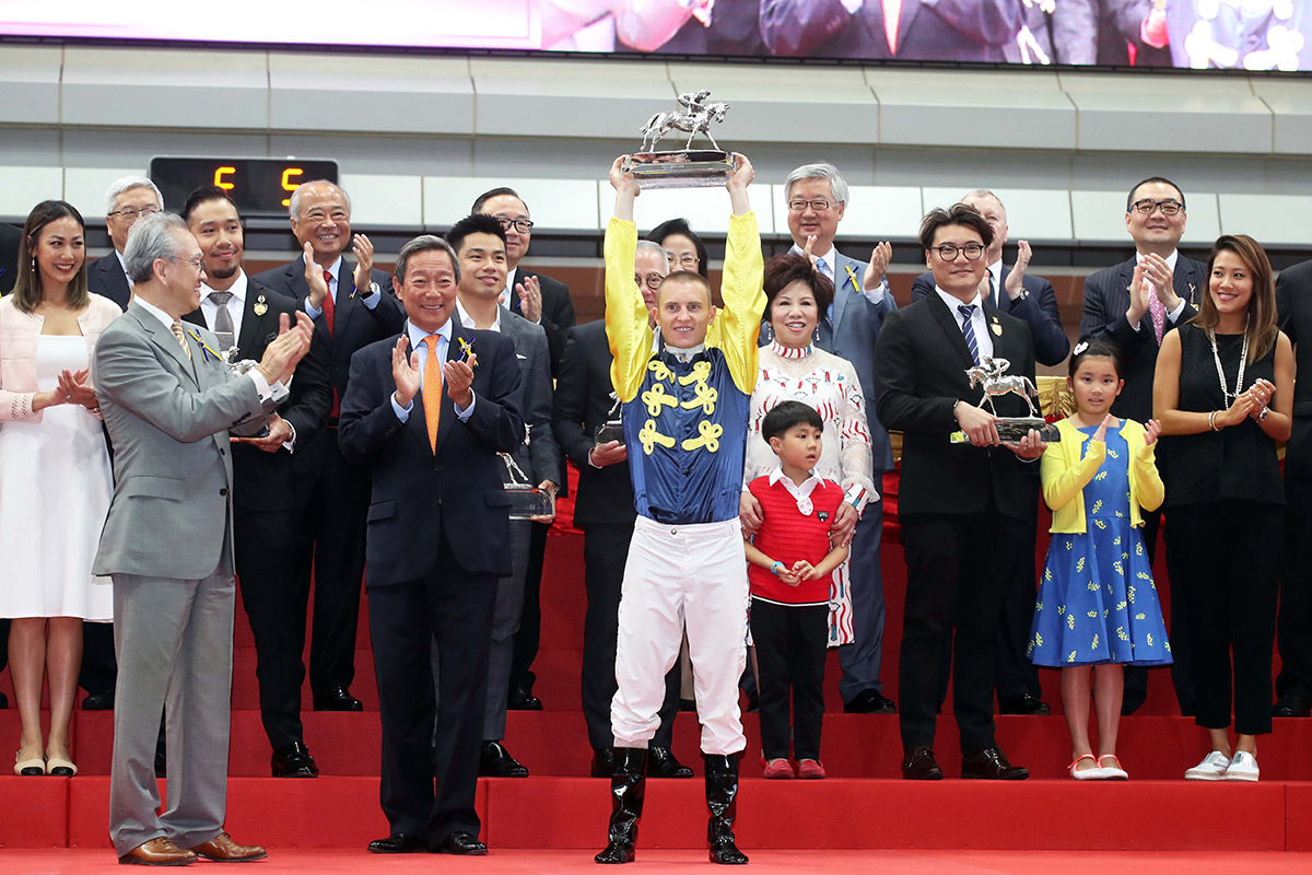 潘頓榮膺上季香港冠軍騎師。