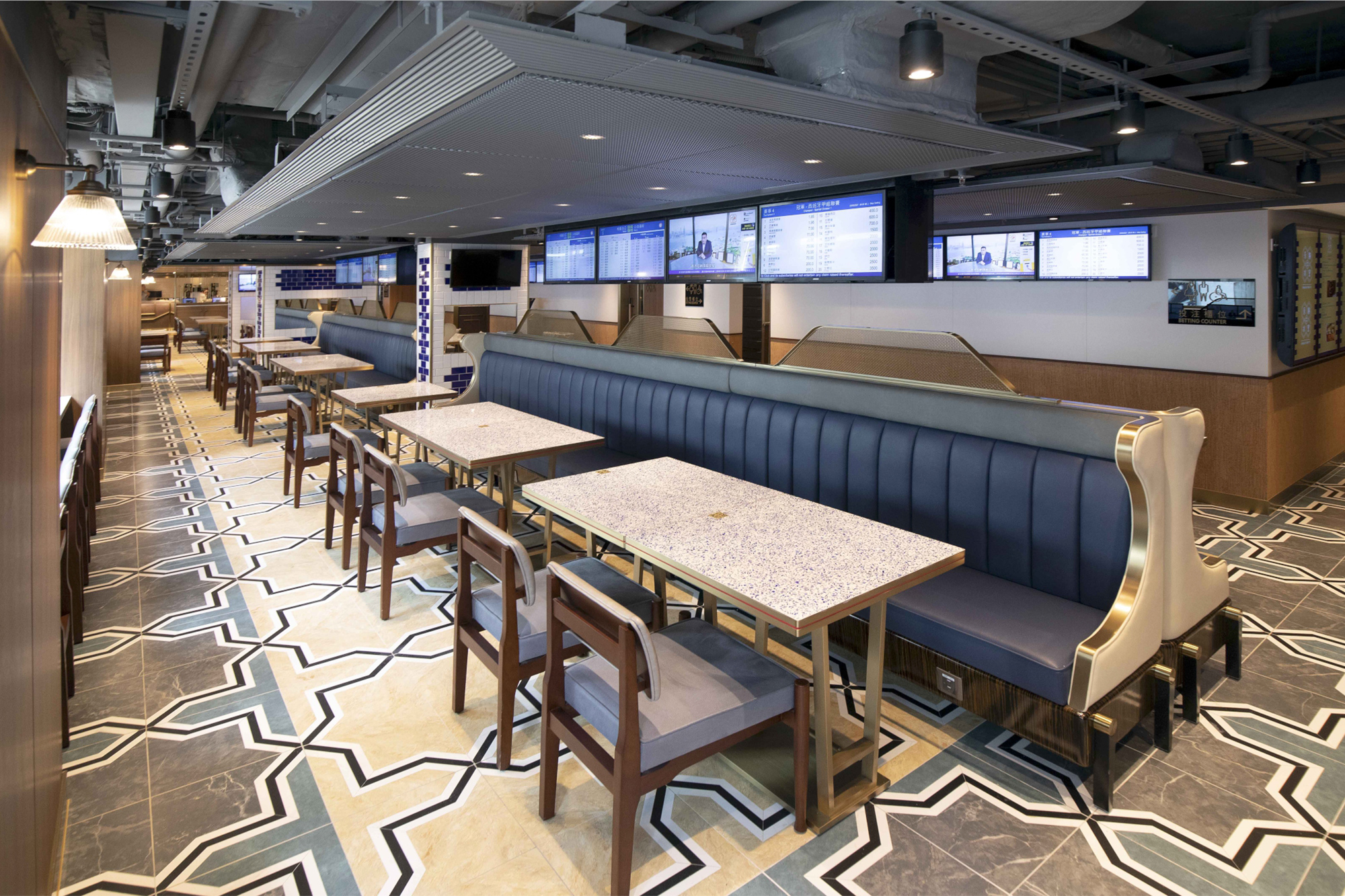 永勝冰室以70年代香港茶餐廳為設計藍本。
