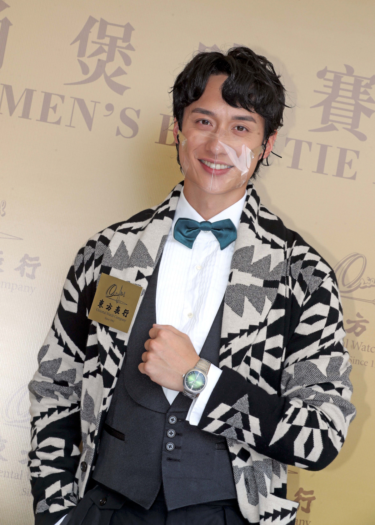 著名演員劉俊謙及林愷鈴應邀出席「時尚煲呔賽馬日」，並與一眾嘉賓主持祝酒儀式，預祝活動圓滿成功。