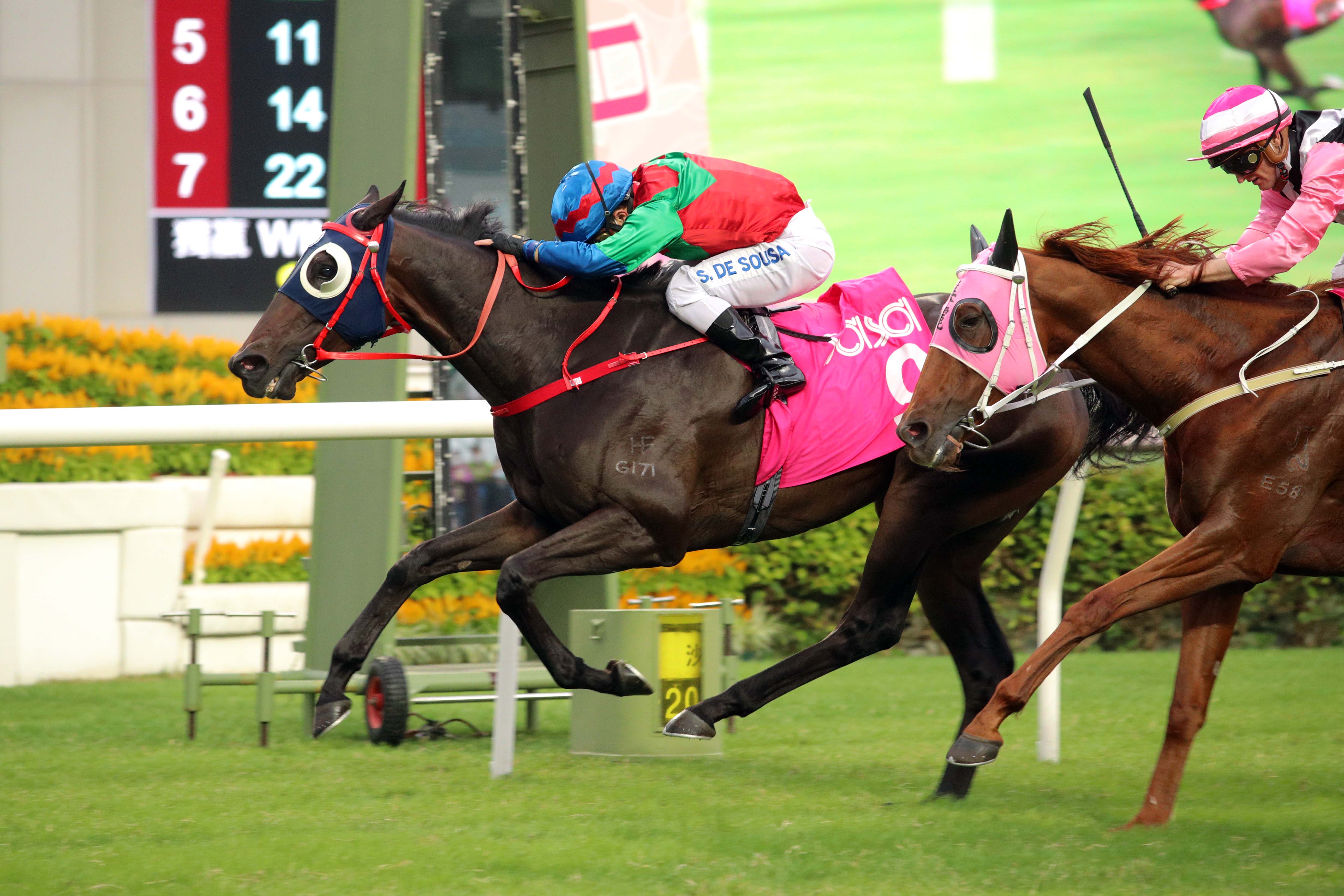 「發財先鋒」在莎莎婦女銀袋贏得在香港首場頭馬。