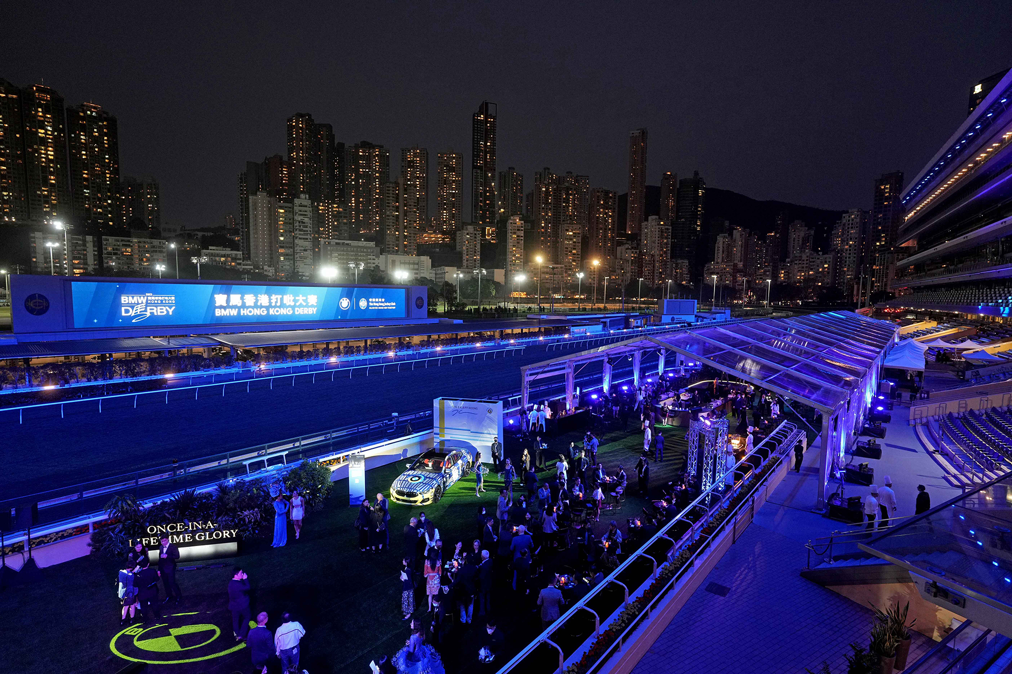 2023寶馬香港打吡大賽派對今晚（3月17日）在跑馬地馬場舉行。