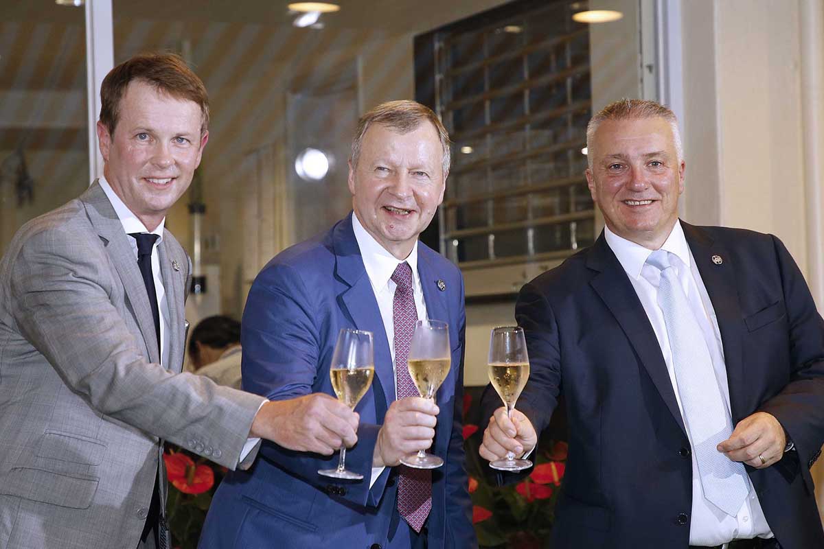 Club CEO Mr. Winfried Engelbrecht-Bresges, Executive Director, Racing Authority Mr. Andrew Harding and Executive Director, Racing Business and Operations Mr. Anthony Kelly, toast to the successful conclusion of the 2016/17 Hong Kong racing season.
