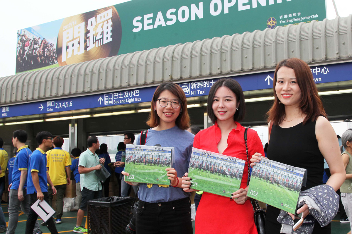 Fans coming to the Season Opening each receives a complementary 2017/18 Racing Calendar to usher in the new season.
