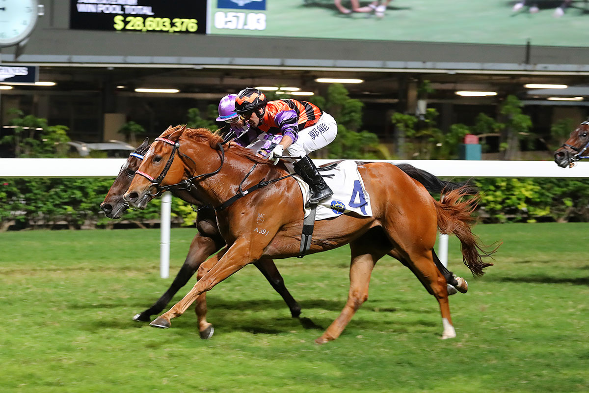Ricky Yiu’s first-starter Speedy King races to the lead in the shadows of the post to win the Class 4 Our Pegasus Handicap under Neil Callan.