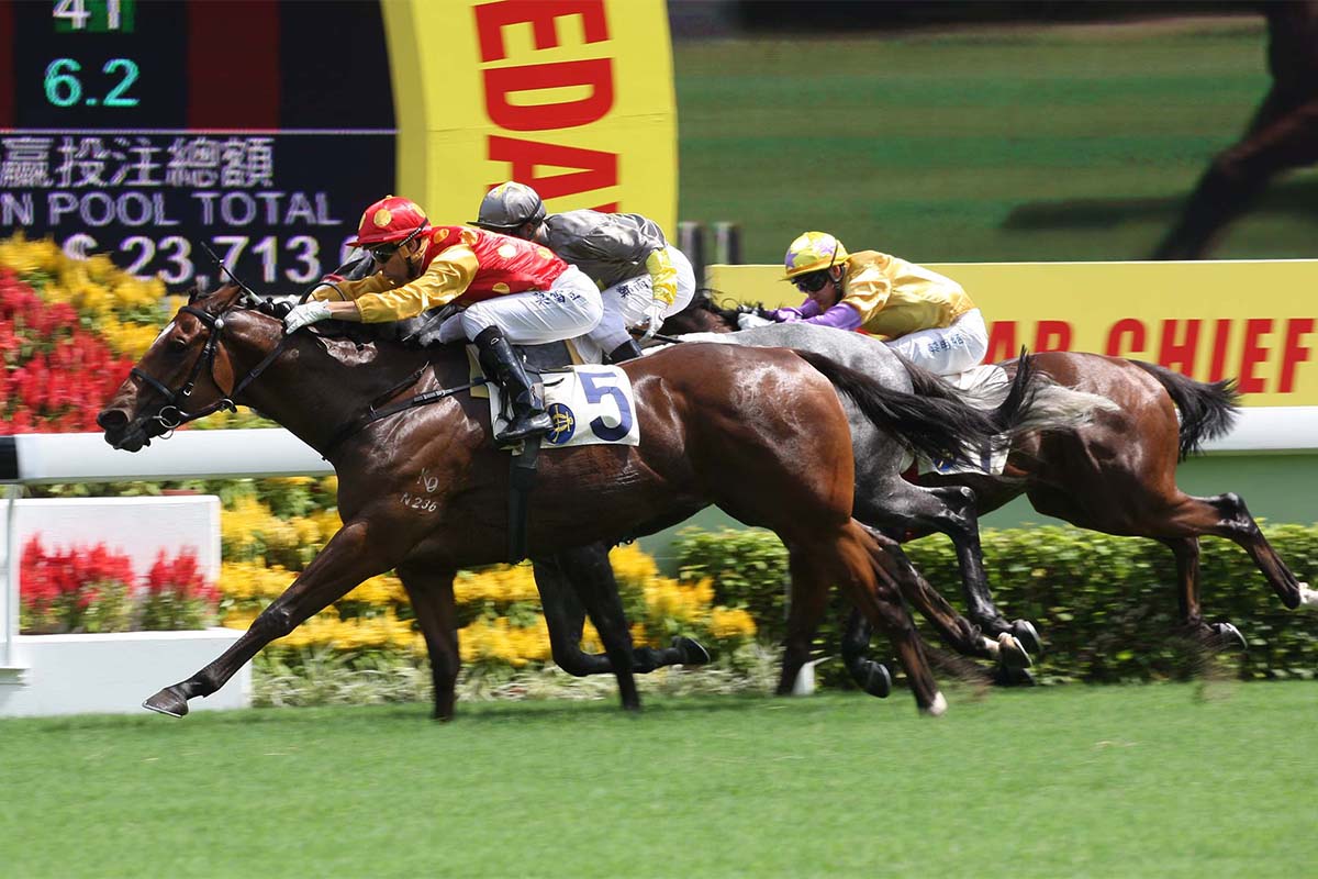 Golden Harvest wins the HKSAR Chief Executive’s Cup at the 2014/15 season opener.