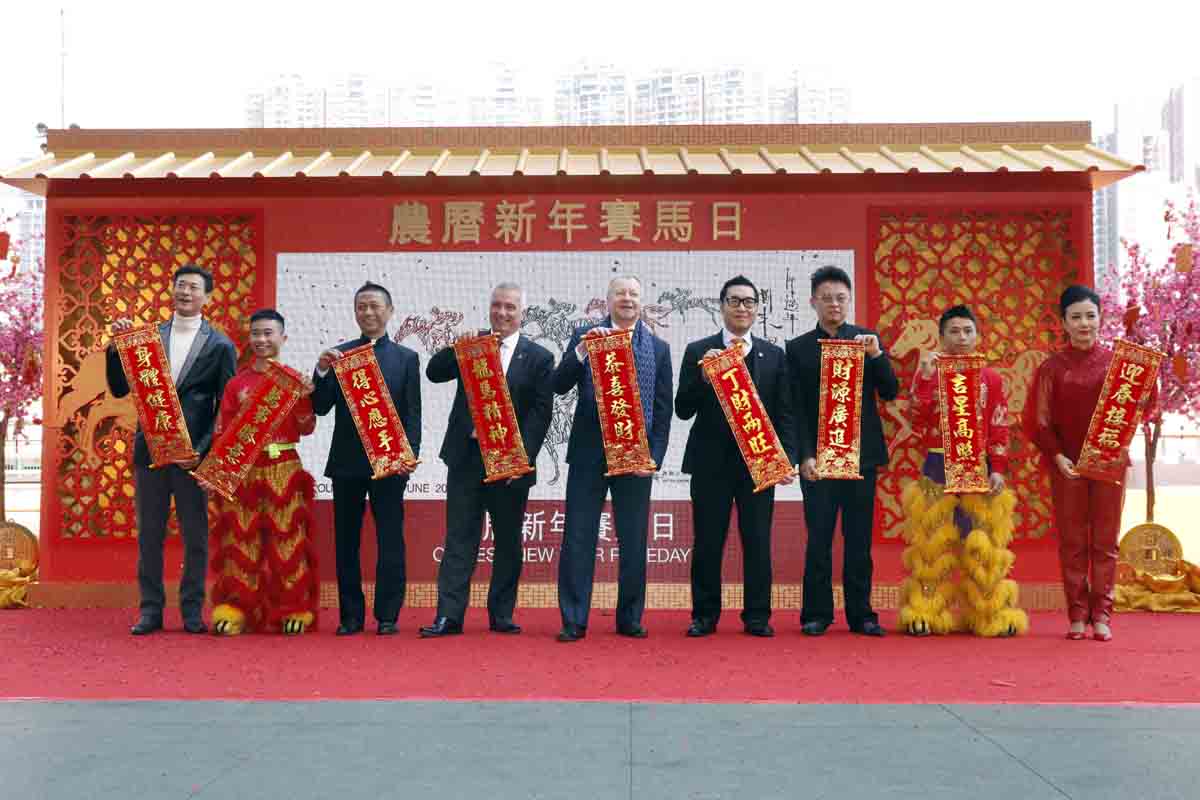 All guests offered their CNY greetings and gathered for a group photo at today’s press conference.