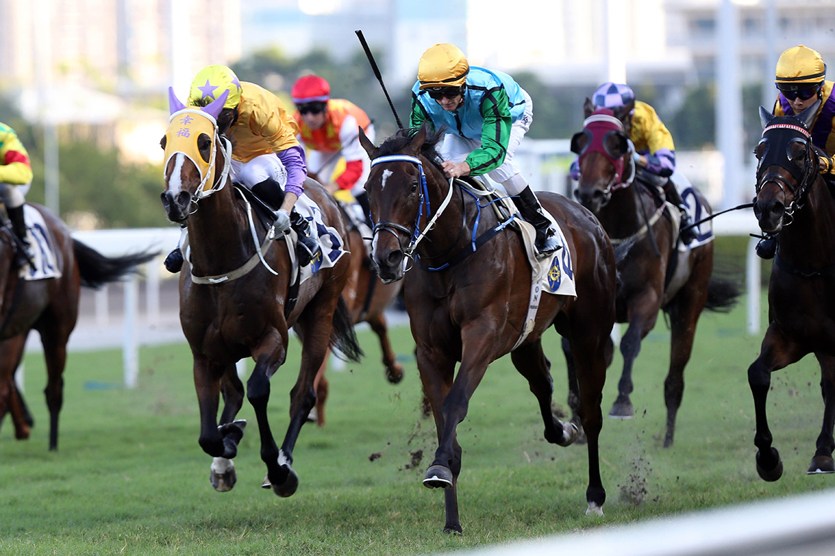 Zac Purton steers Rise High to his second consecutive win at Sha Tin in May.