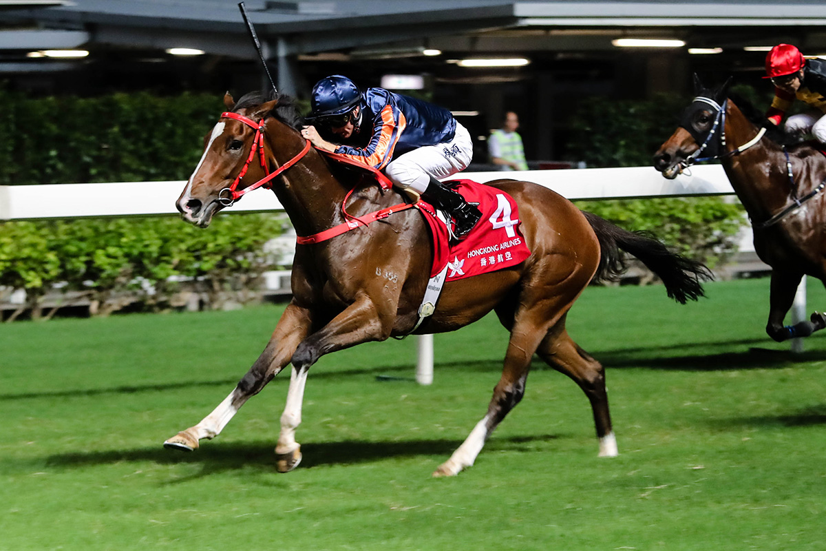 Red Warrior takes the Hong Kong Country Club Challenge Cup under Zac Purton.