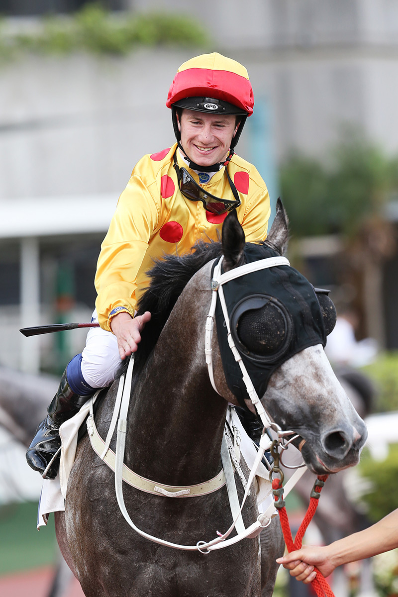 Oisin Murphy will feature at Happy Valley tomorrow night before taking part in the LONGINES Hong Kong International Races on 9 December.