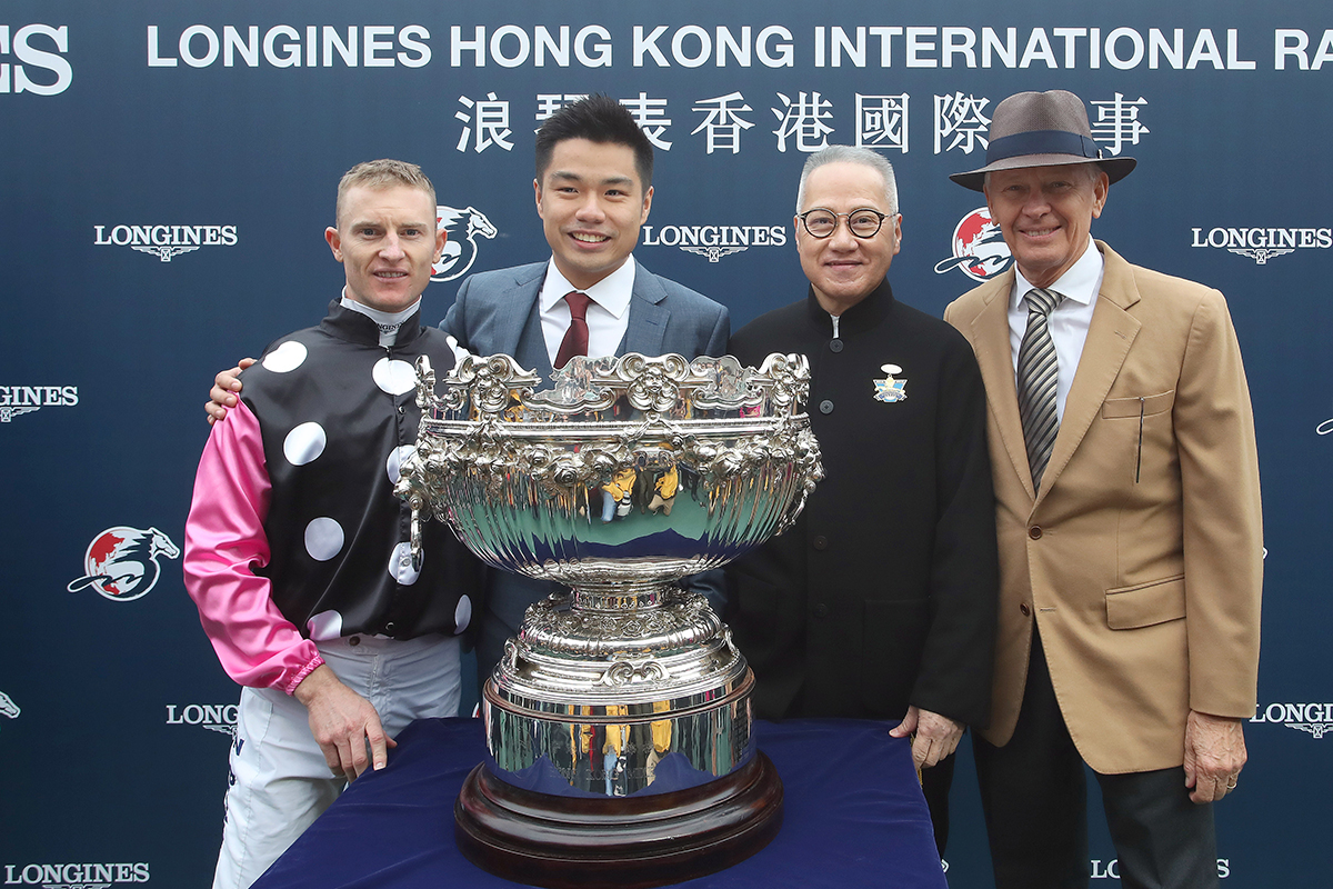 Beauty Generation’s connections share their joyfulness for the success in the LONGINES Hong Kong Mile when they meet the media after the race.