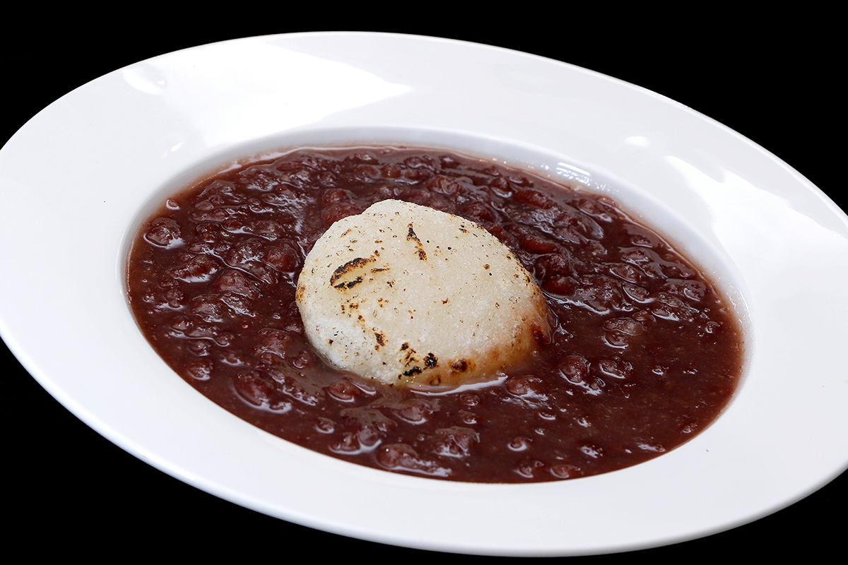 Sweet Red Bean Soup with Rice Cake