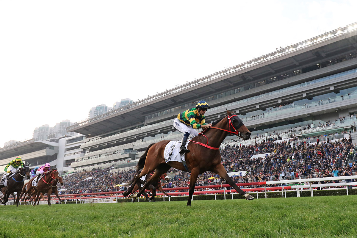 The Frankie Lor-trained Furore (No.3), with Hugh Bowman on board, storms home to take the Hong Kong Classic Mile, the first leg of the Four-Year-Old Classic Series, at Sha Tin Racecourse today.