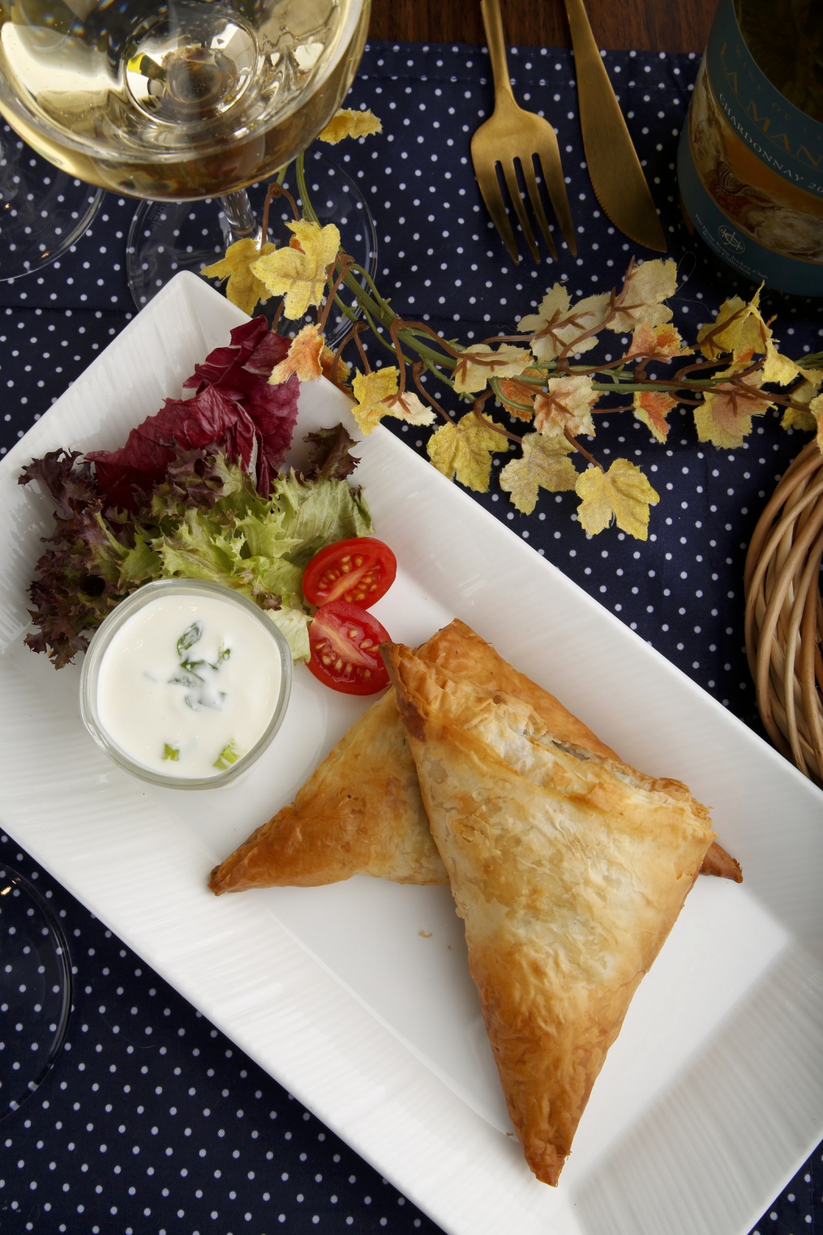 Baked Filo Pastry with Chicken, Cheese, Spinach, Greek Yoghurt Lemon Sauce – HK$50