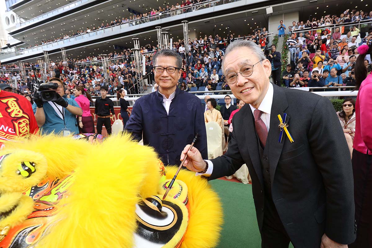 The Chinese New Year Raceday was held today (7 February) at Sha Tin Racecourse. The Hon Paul Chan Mo-po, the Financial Secretary of the HKSAR Government; HKJC Chairman Dr Anthony W K Chow (photo1); Stewards and HKJC senior officials officiate at the eye-dotting ceremony during the opening ceremony of the Chinese New Year Raceday.