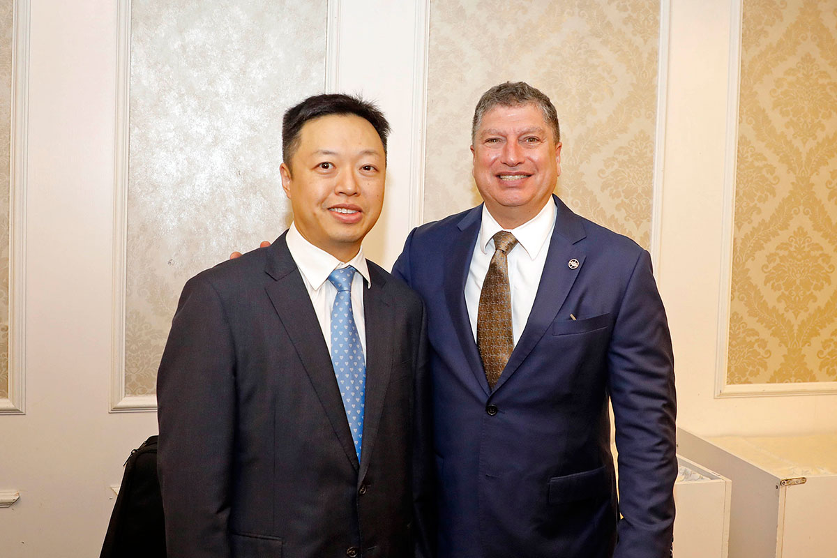 William Nader (right), Director of Racing Business and Operations of the Hong Kong Jockey Club and Thomas Li, Executive Director & Chief Executive Officer of the Macau Jockey Club attend the 2019 Macau Hong Kong Trophy barrier draw ceremony today.