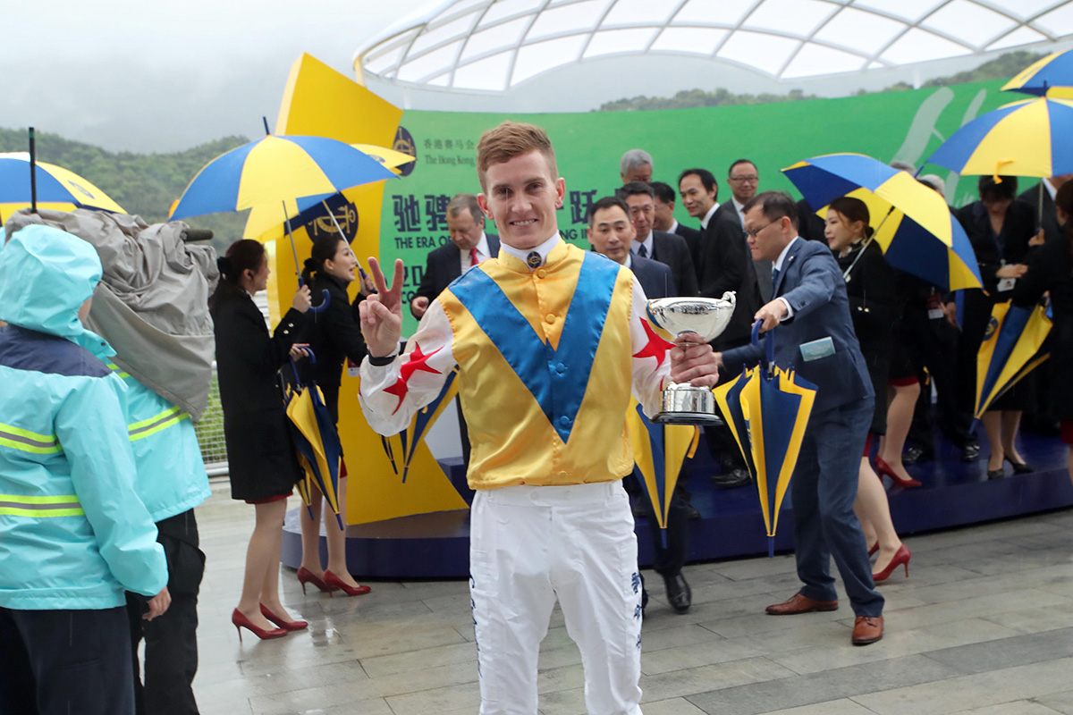 Chad Schofield scores a double at Conghua Racecourse Exhibition Race Day.