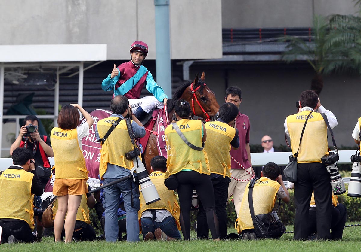 Beat the Clock (No. 3), trained by John Size and ridden by Joao Moreira, wins the Group 1 Chairman’s Sprint Prize at Sha Tin Racecourse today. Rattan and Little Giant finish second and third respectively in this HK$16 million event.