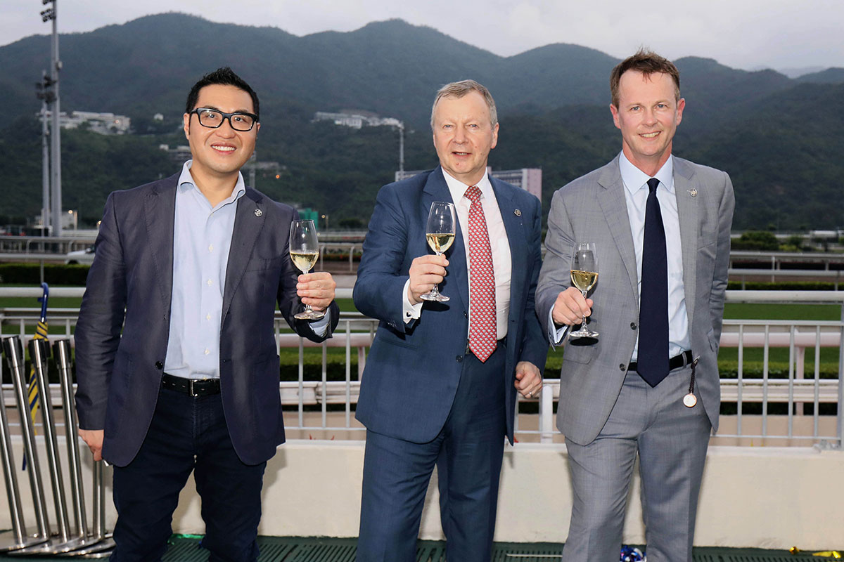 Club CEO Mr. Winfried Engelbrecht-Bresges, Executive Director of Racing Mr. Andrew Harding and Executive Director of Customer and International Business Development Mr. Richard Cheung toast to the successful conclusion of the 2018/19 Hong Kong racing season.
