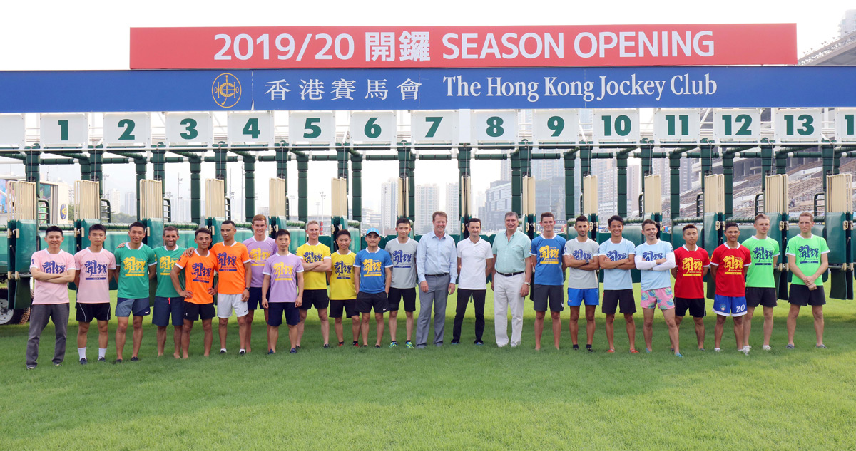 Andrew Harding, the Club’s Executive Director, Racing; William Nader, Director of Racing Business and Operations, Douglas Whyte and all participants of the annual Jockeys’ Sprint pose for a photo before the contest.