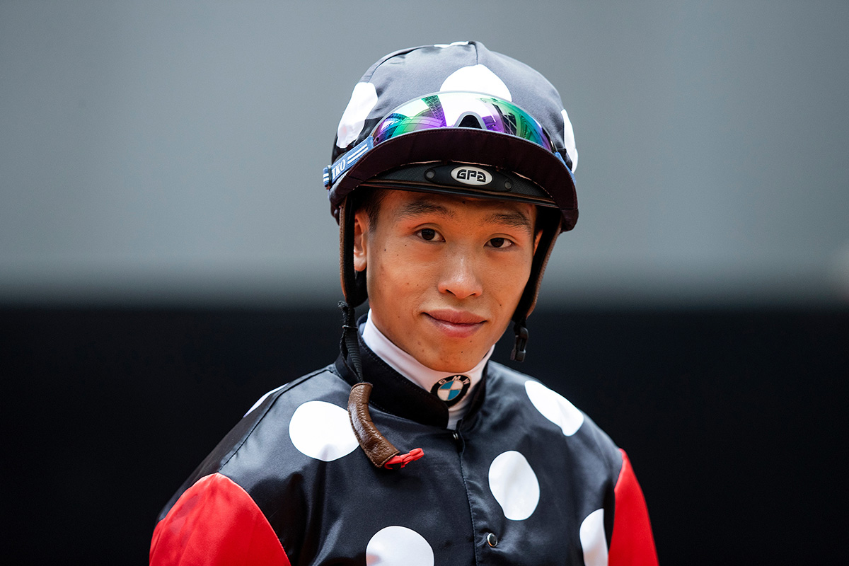 Vincent Ho will ride both Glorious Artist and Ugly Warrior in Korea.