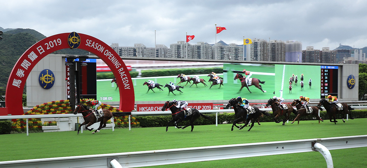 Danny Shum-trained Regency Legend (No. 5), ridden by Zac Purton, wins the HKSAR Chief Executive’s Cup at Sha Tin Racecourse today.