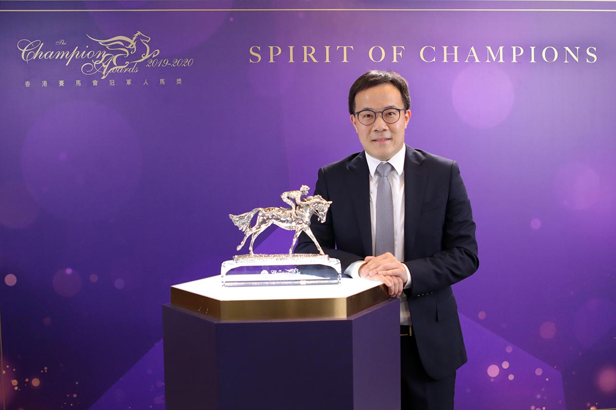 Dr. Silas S S Yang , Steward of The Hong Kong Jockey Club, announces the Champion Sprinter award winner is Beat The Clock, owned by Mr. Merrick Chung Wai Lik.