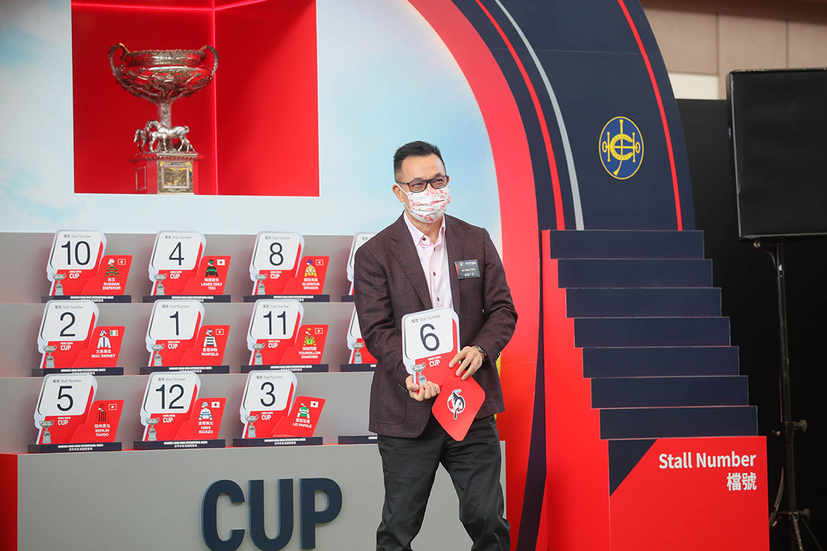 Owner Leung Shek Kong draws Gate 6 for Ka Ying Star.