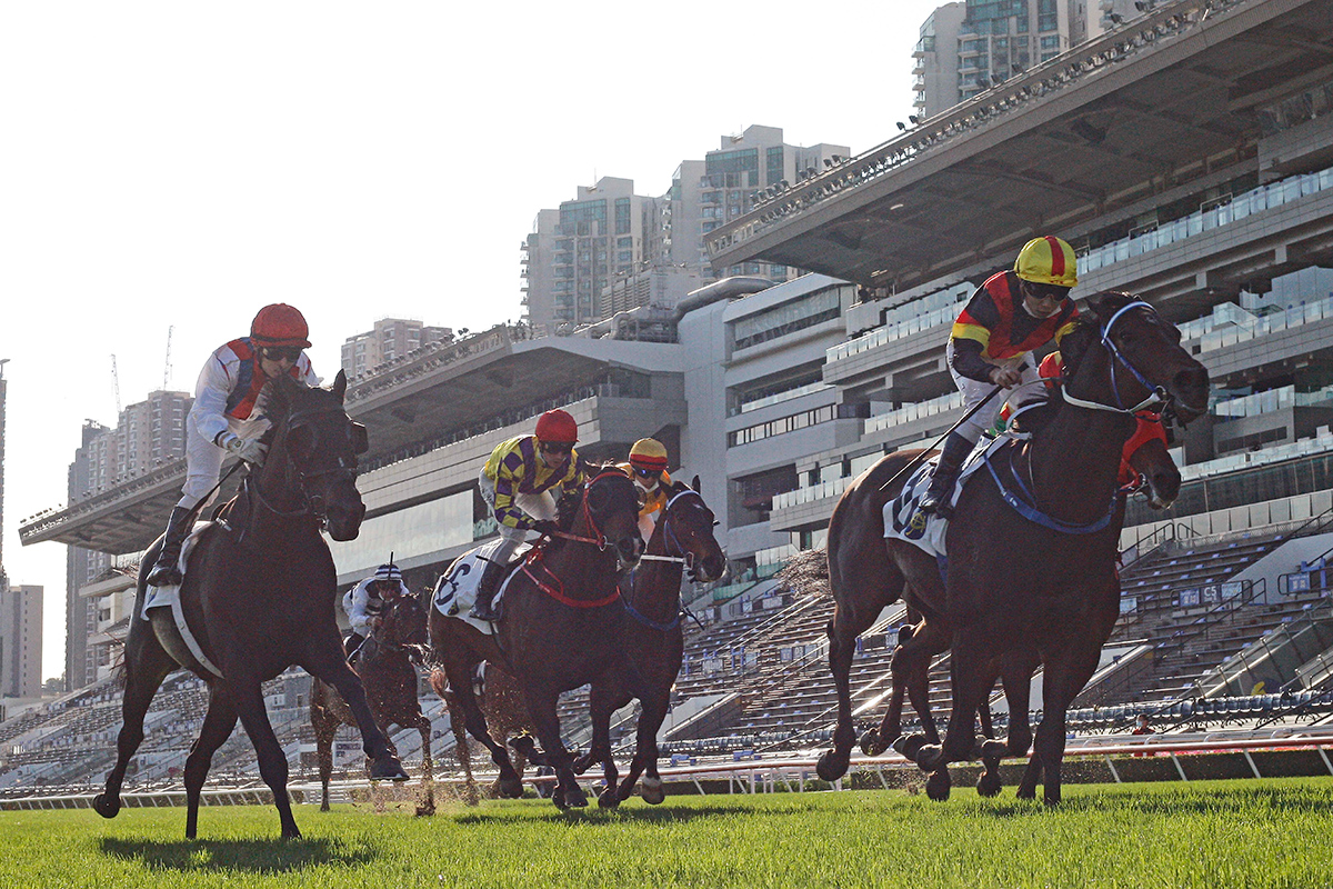 Zebrowski wins the G3 Centenary Vase (1800m) for trainer Caspar Fownes and jockey Matthew Poon at Sha Tin Racecourse today.